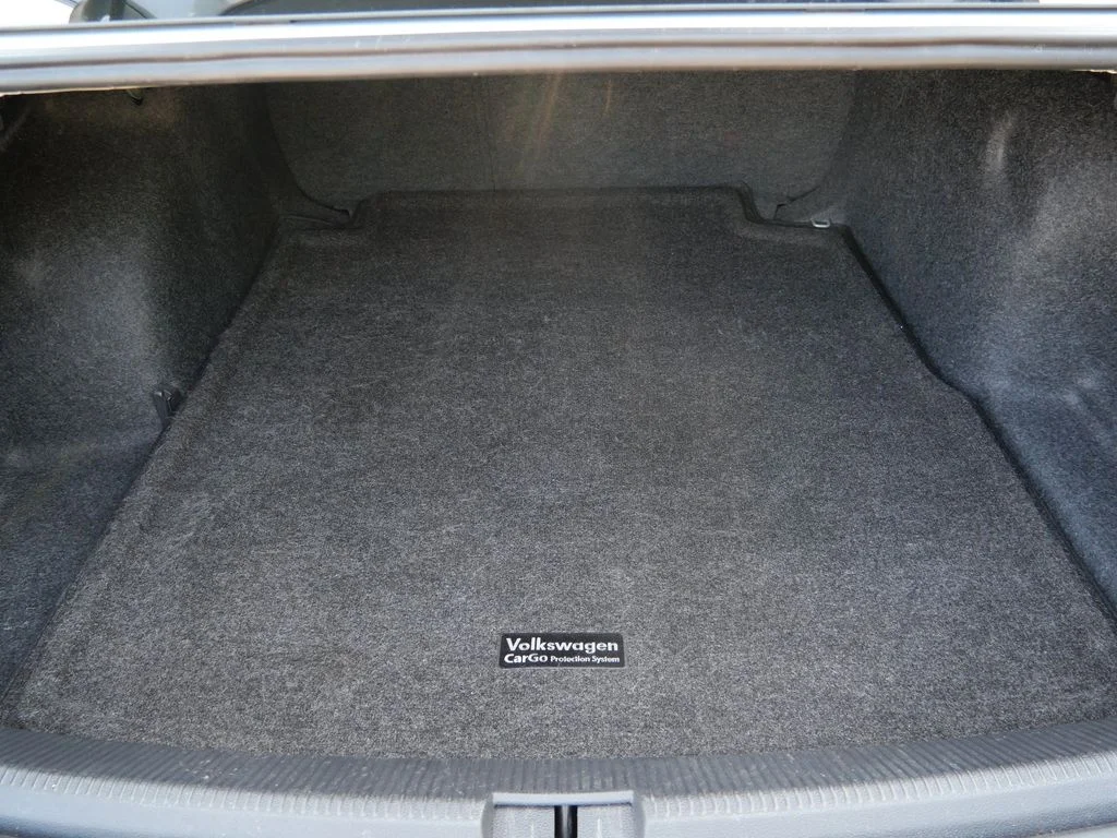 Certified Used 2018 Silver Volkswagen 2.0T R-Line image 9