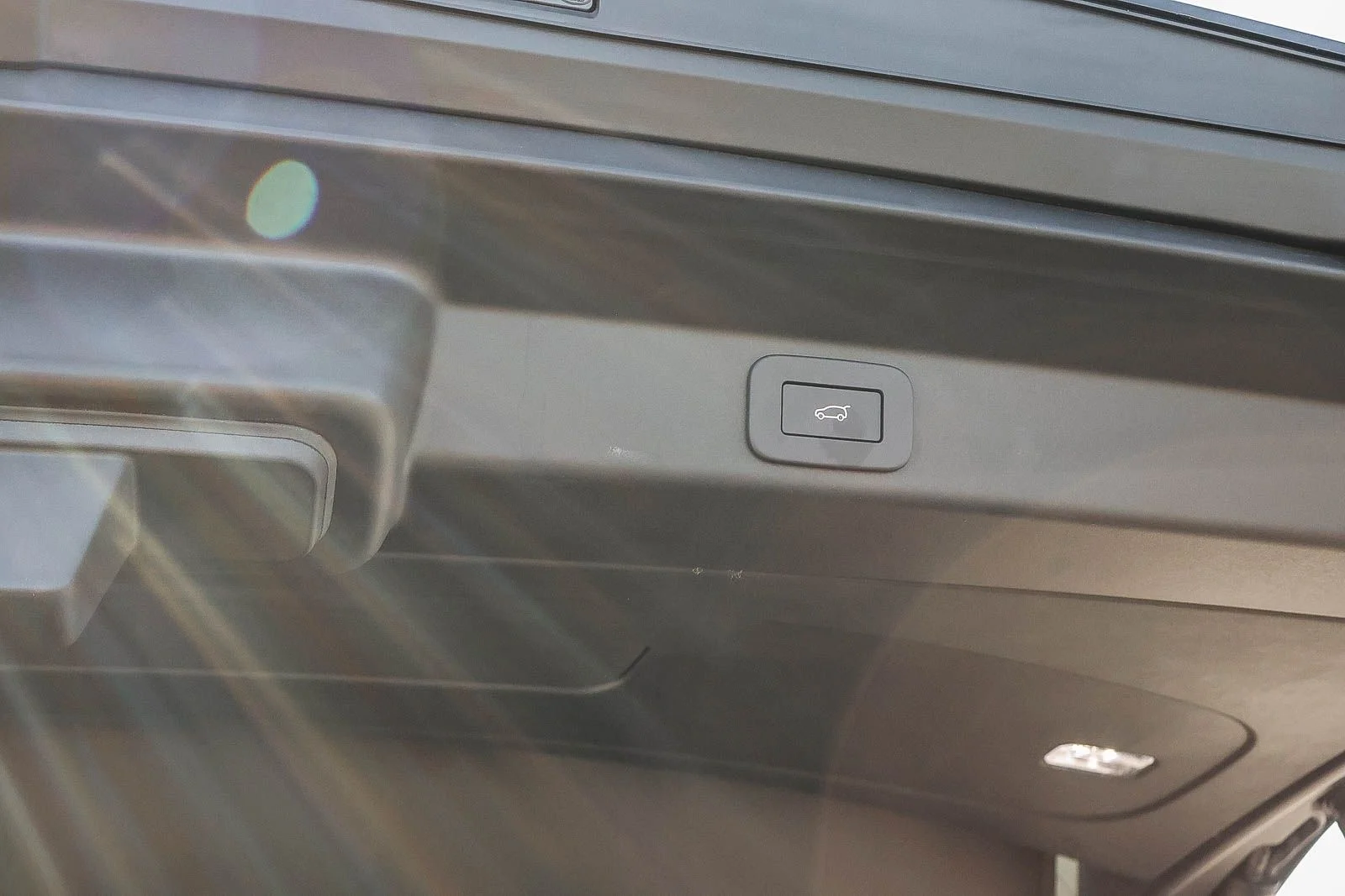 New 2026 Santorini Black Land Rover Dynamic SE image 27
