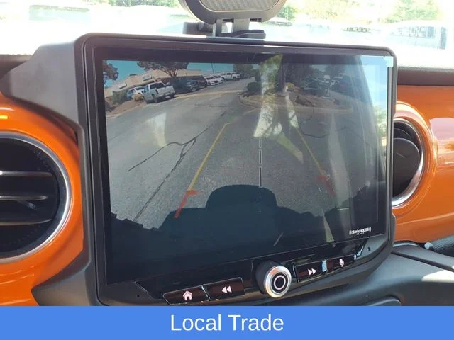 Used 2018 Gray Jeep Unlimited Sahara image 3