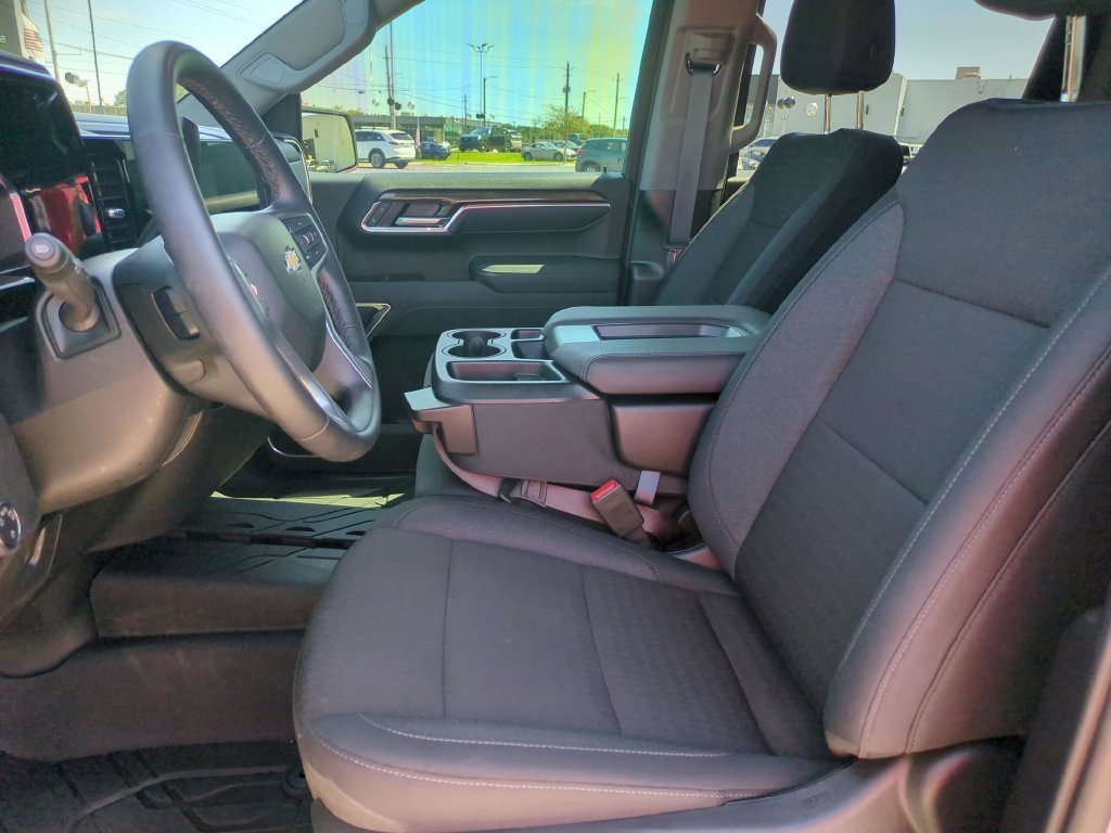 Used 2026 Summit White Chevrolet LT image 17