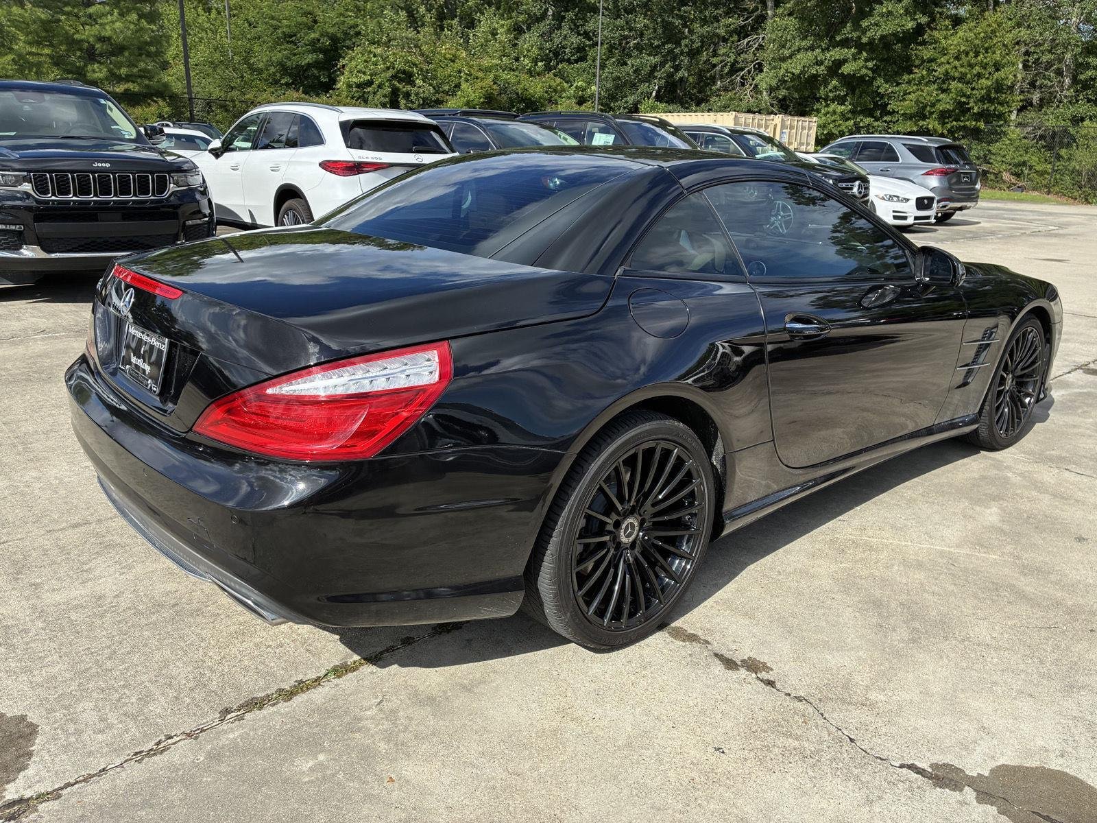 Used 2016 Obsidian Black Metallic Mercedes-Benz SL 400 image 14