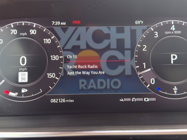 Used 2020 Blue Land Rover HSE image 11
