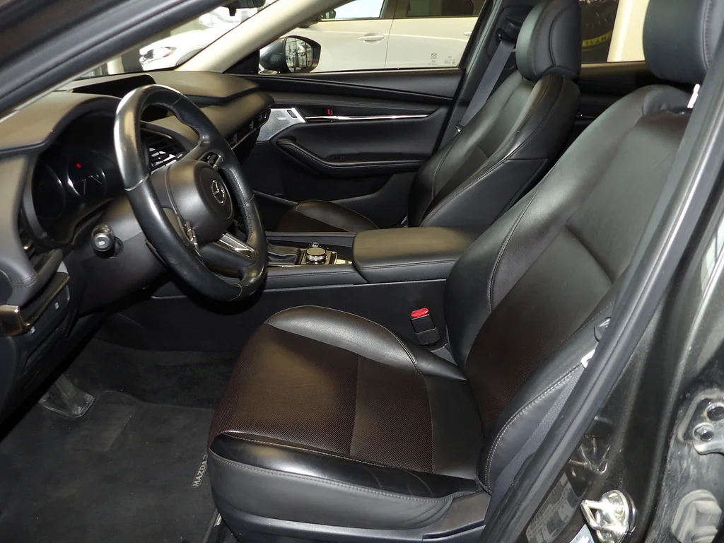 Used 2021 Machine Gray Metallic Mazda Premium image 25