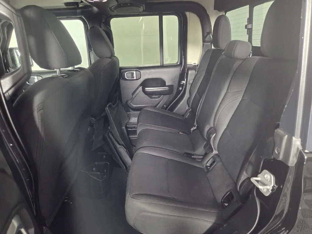 Used 2020 Black Clearcoat Jeep Sport S image 23