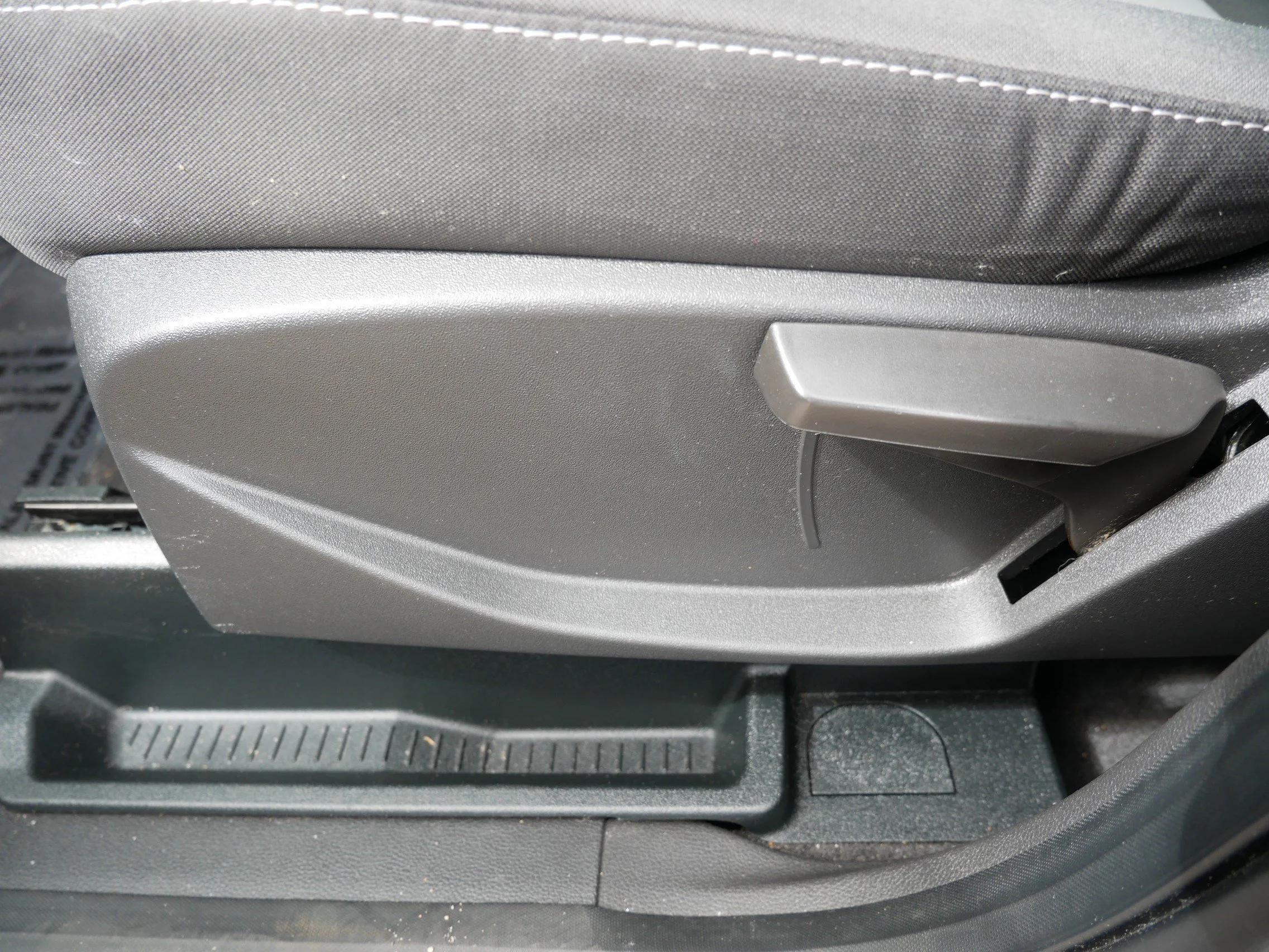 Used 2019 Magnetic Ford S image 19