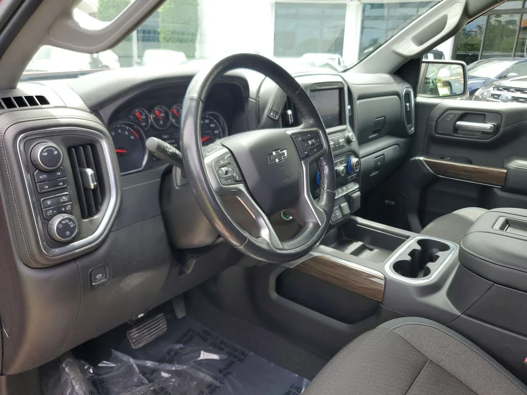 Used 2019 Red Chevrolet RST image 23
