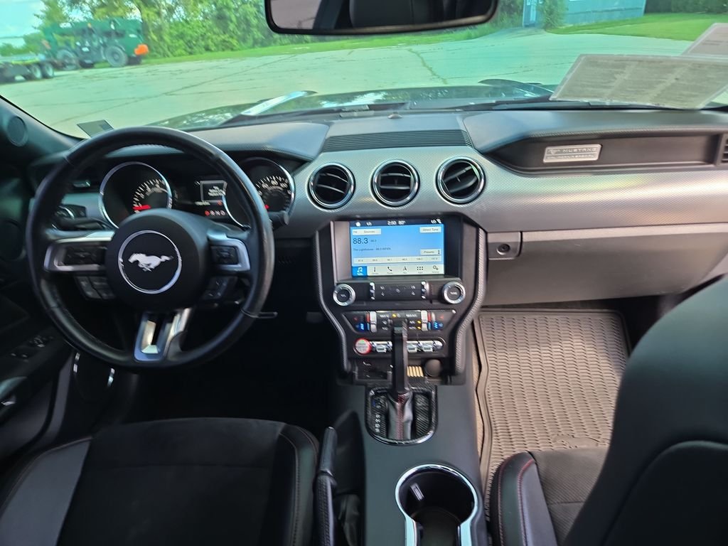 Used 2016 Magnetic Ford GT Premium image 19
