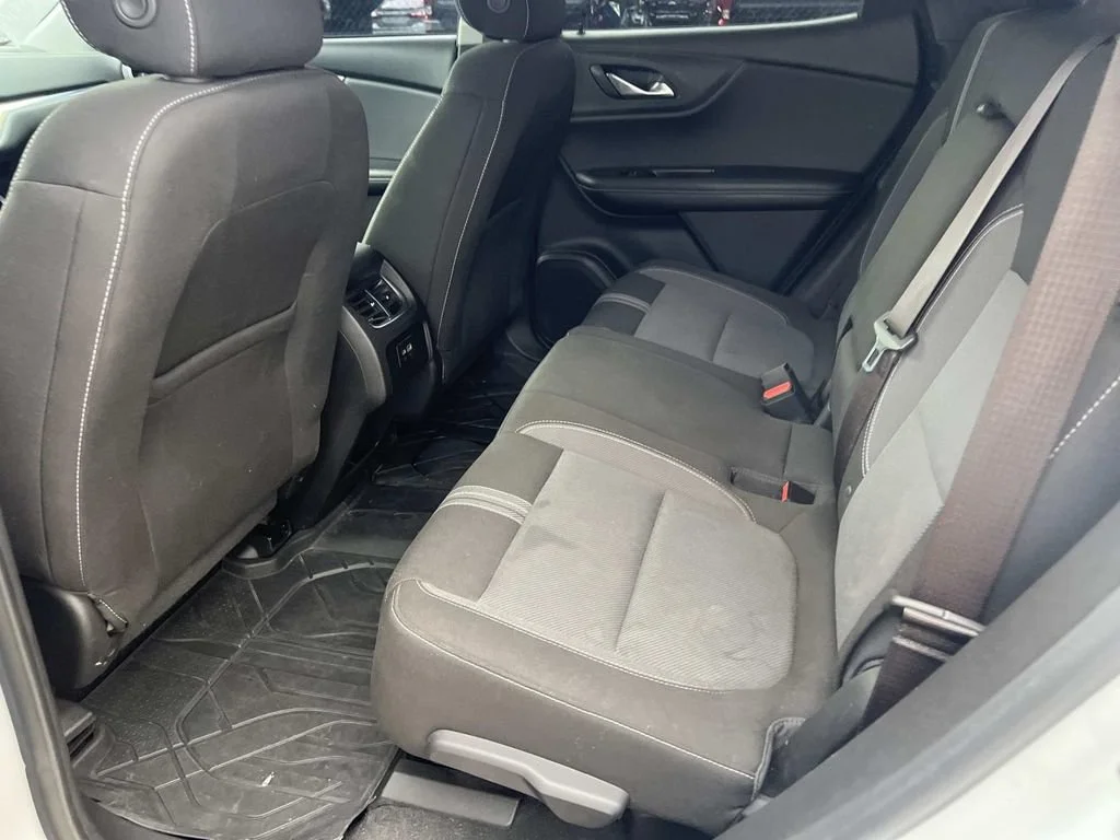 Used 2023 SUMMIT WHITE Chevrolet LT image 11