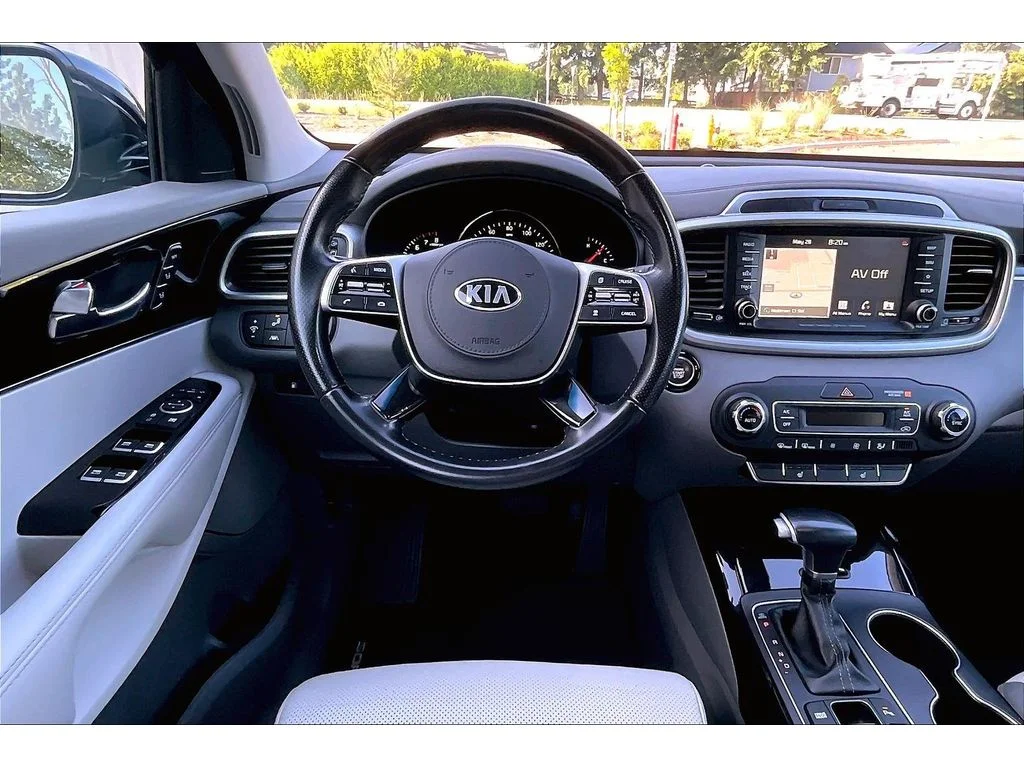 Used 2020 Imperial Blue Kia SX V6 image 5