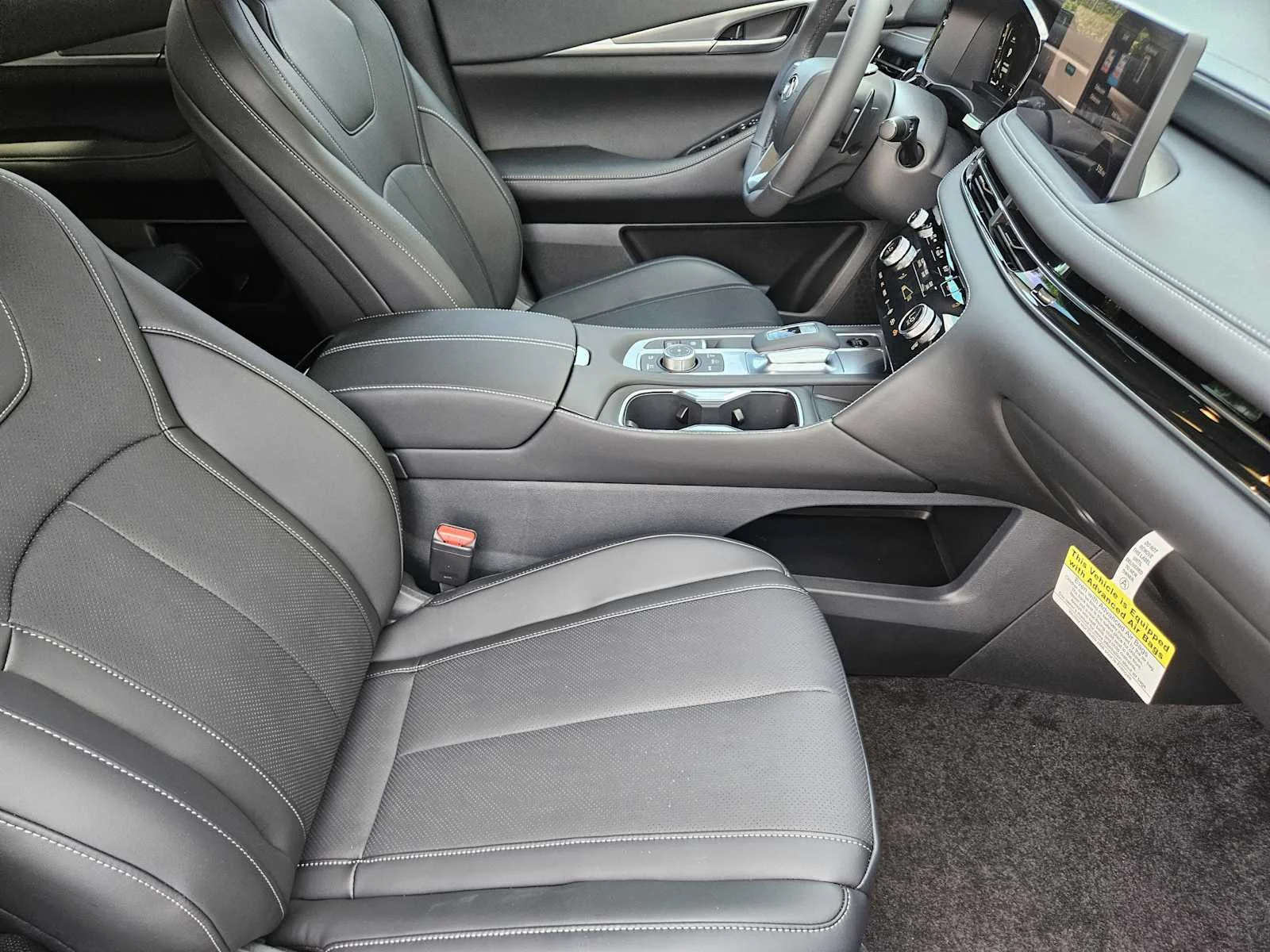 2027 INFINITI QX60 LUXE - Photo 8
