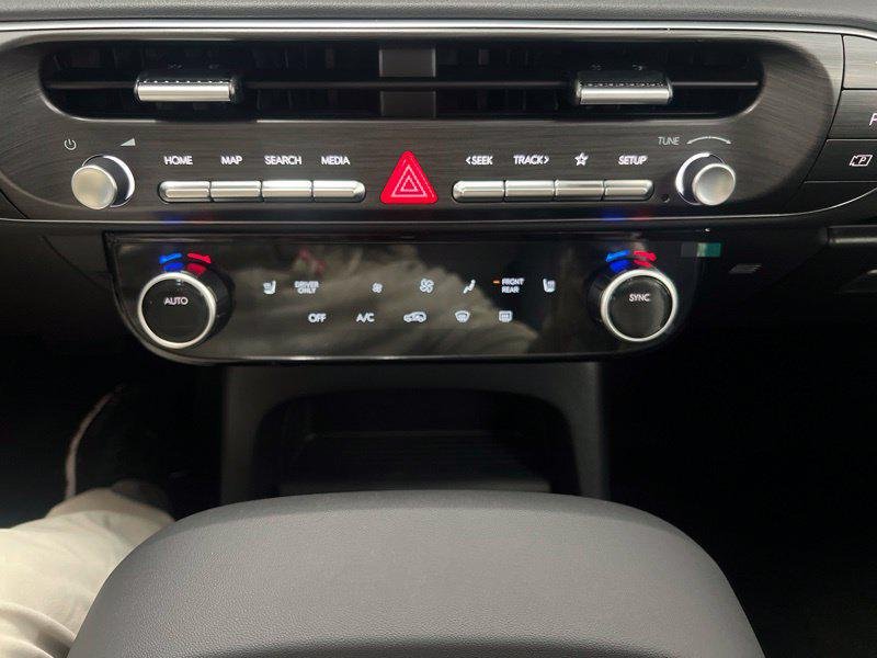 New 2027 White Hyundai SEL 8P image 28