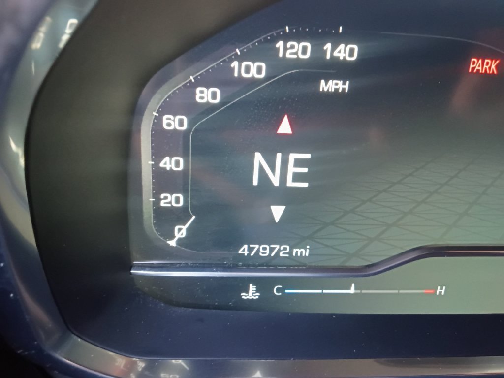 Used 2024 White GMC SLT image 20