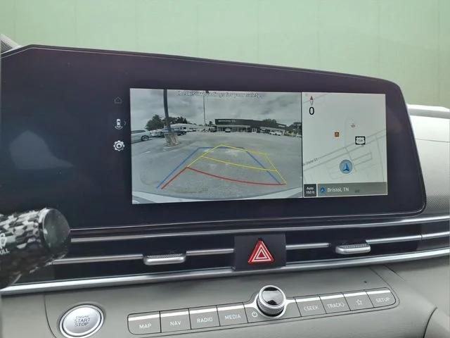 Used 2024 Gray Hyundai SEL image 29