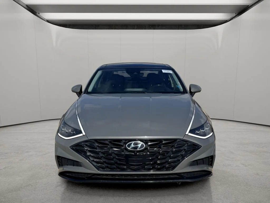 Used 2022 Hampton Gray Hyundai Limited image 9