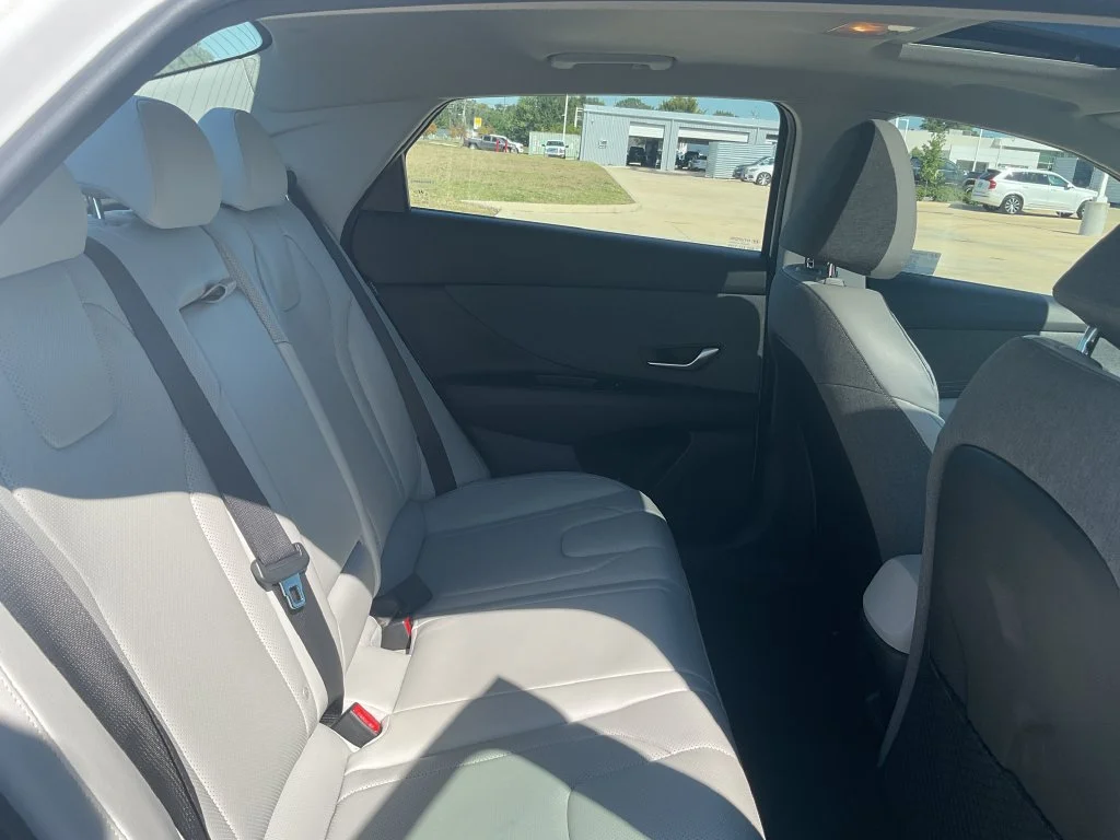 Used 2025 White Hyundai Limited image 15