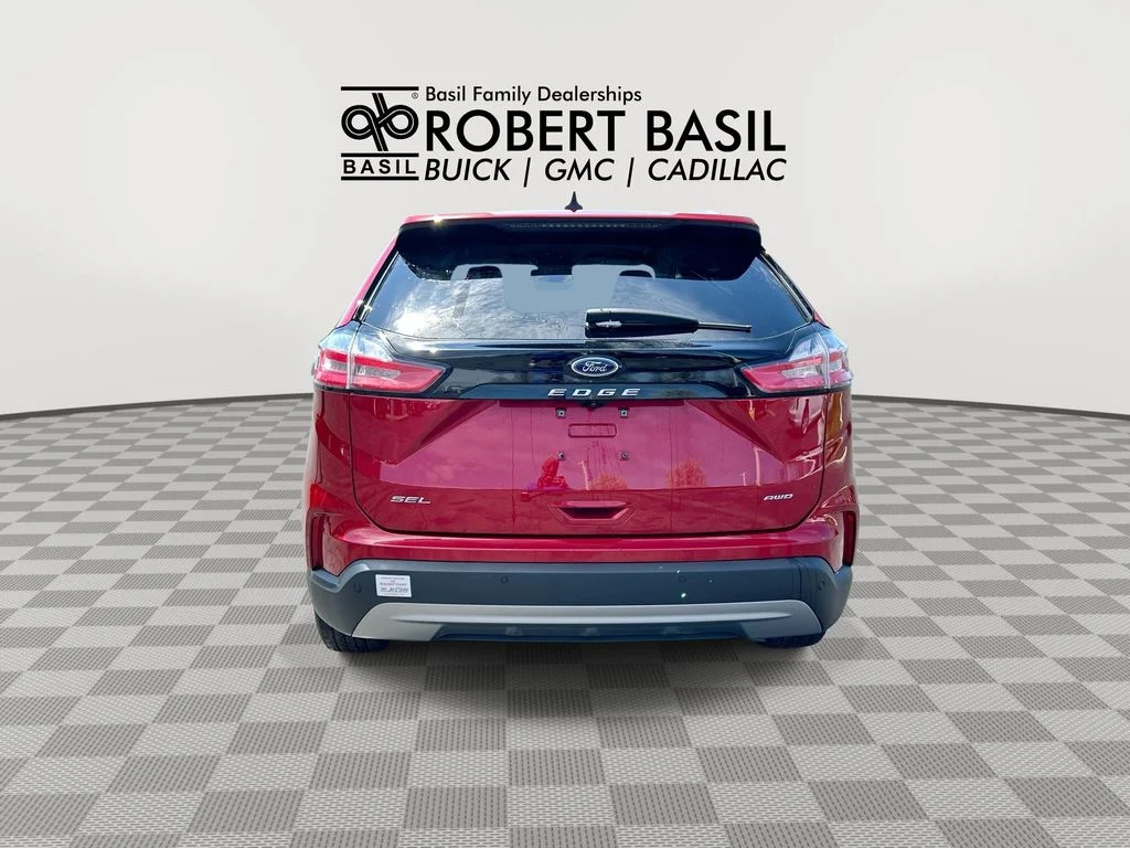 Used 2022 Red Ford SEL image 7
