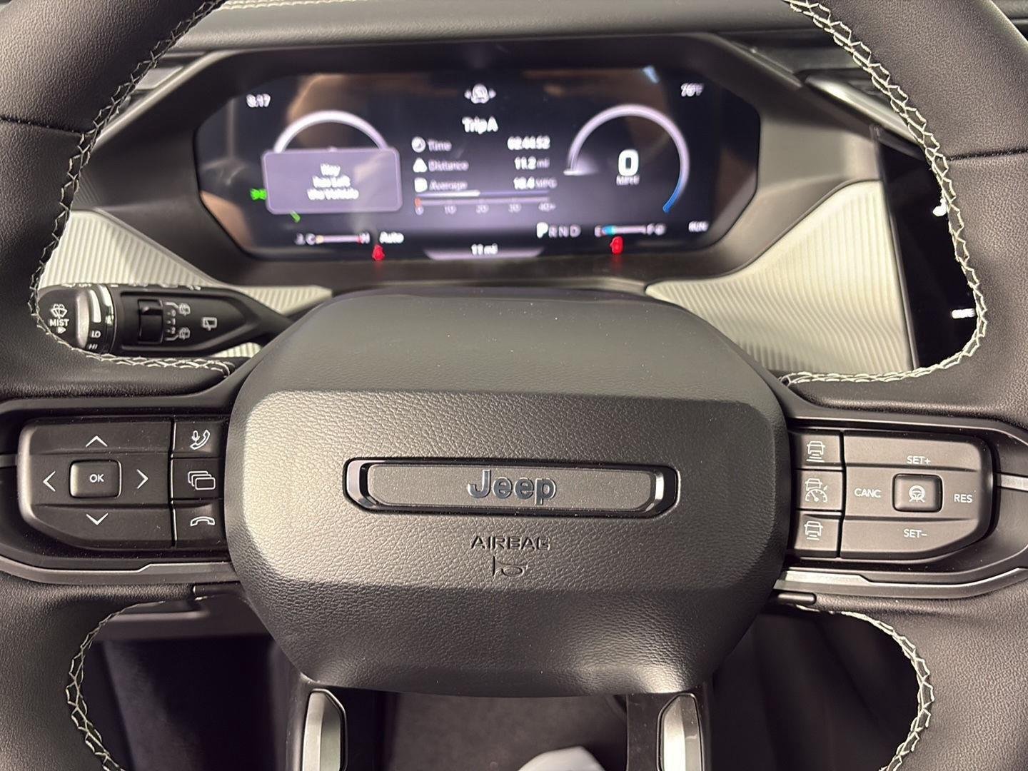 New 2026 Bright White Clear-Coat Exterior Paint Jeep Laredo image 14