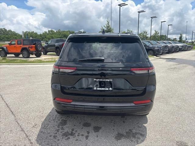 New 2026 Diamond Black Crystal Pearl-Coat Exterior Paint Jeep Summit image 9