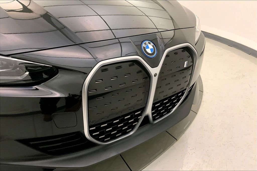 Used 2023 Black Sapphire Metallic BMW  image 28