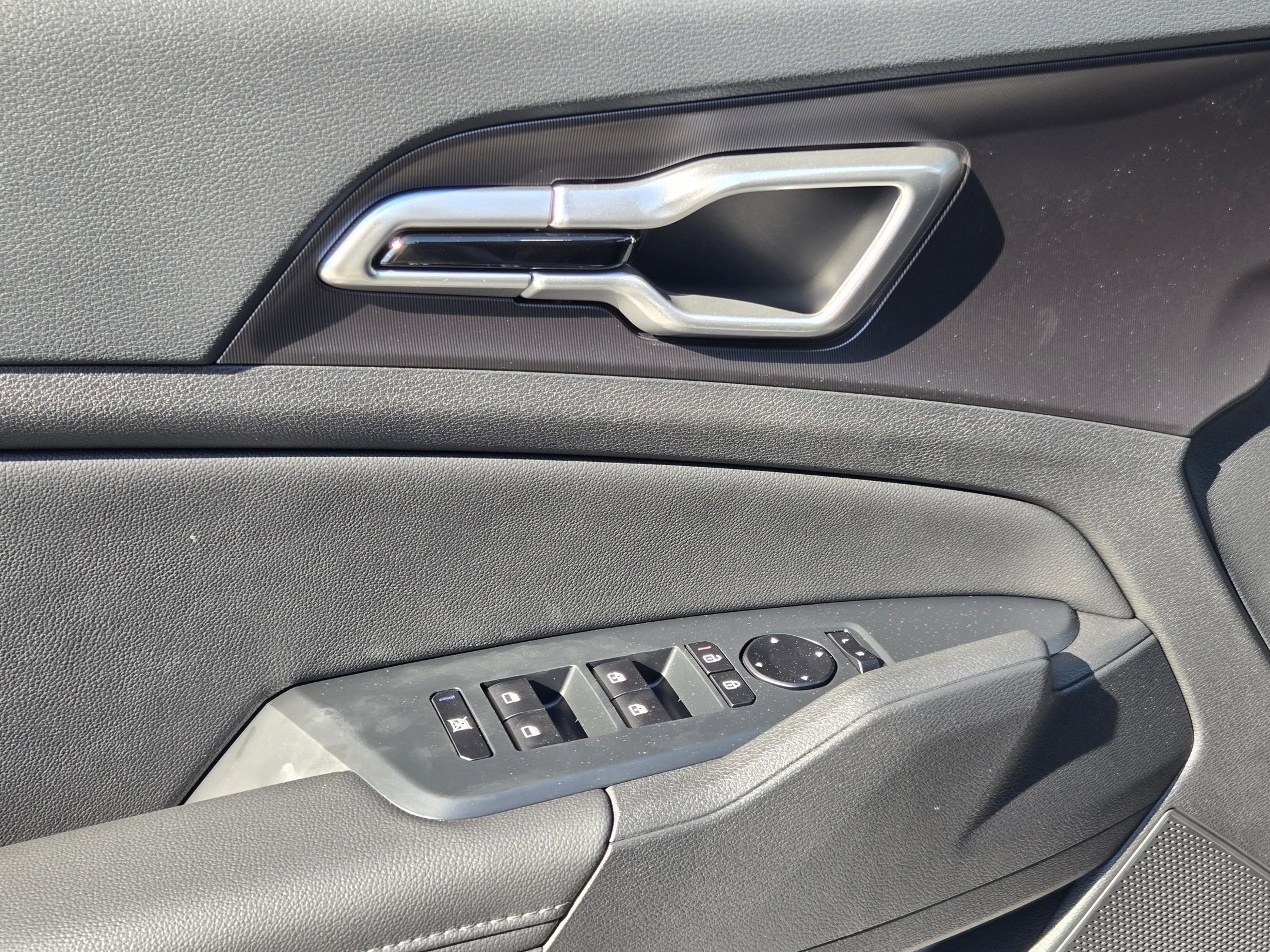 New 2026 Wolf Gray Kia EX image 21