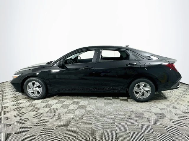 New 2026 Black Hyundai SE image 6