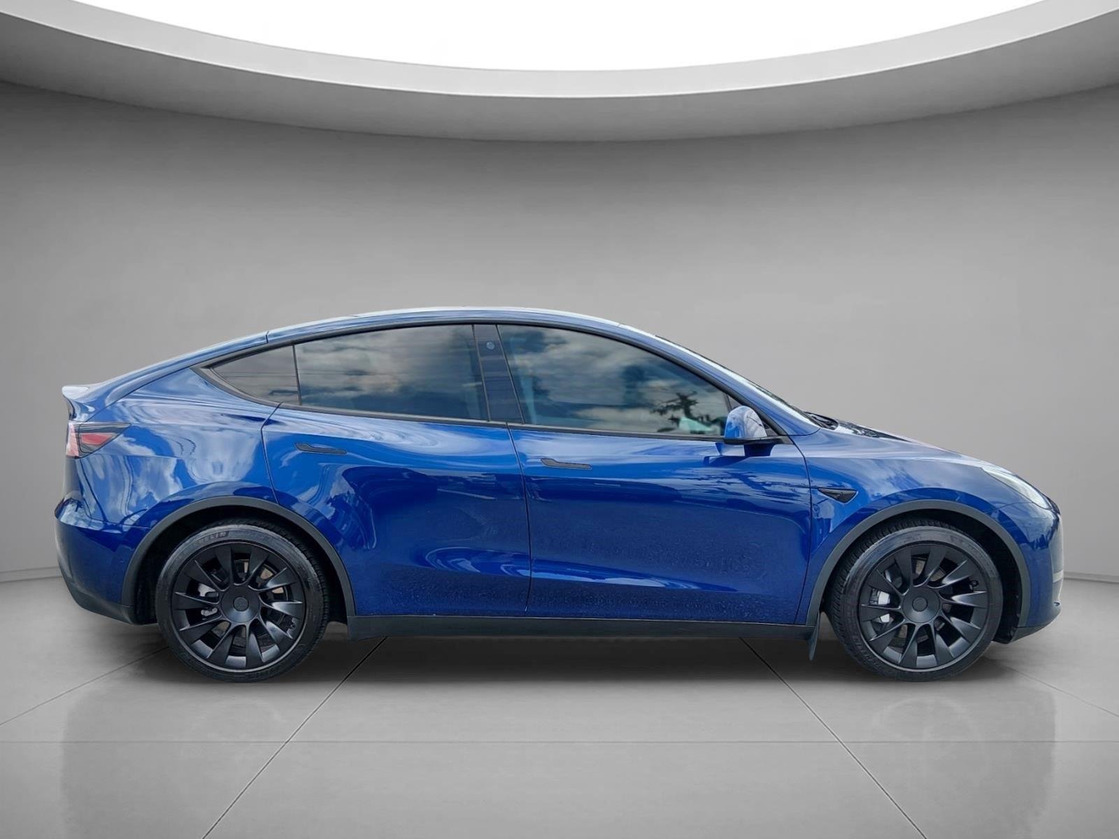 Used 2021  Tesla Long Range image 6