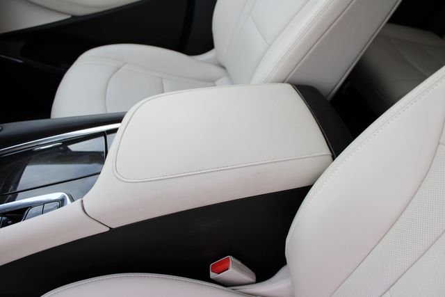 Used 2022 White Buick Premium Group image 23