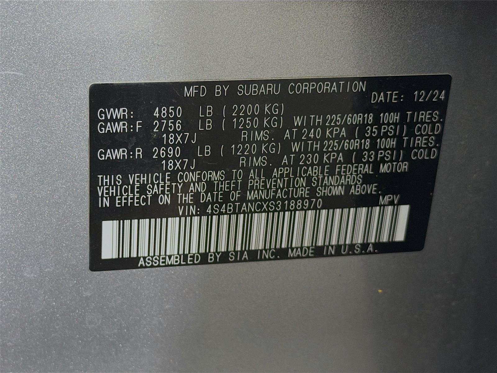 Used 2025 Ice Silver Metallic Subaru Limited image 40