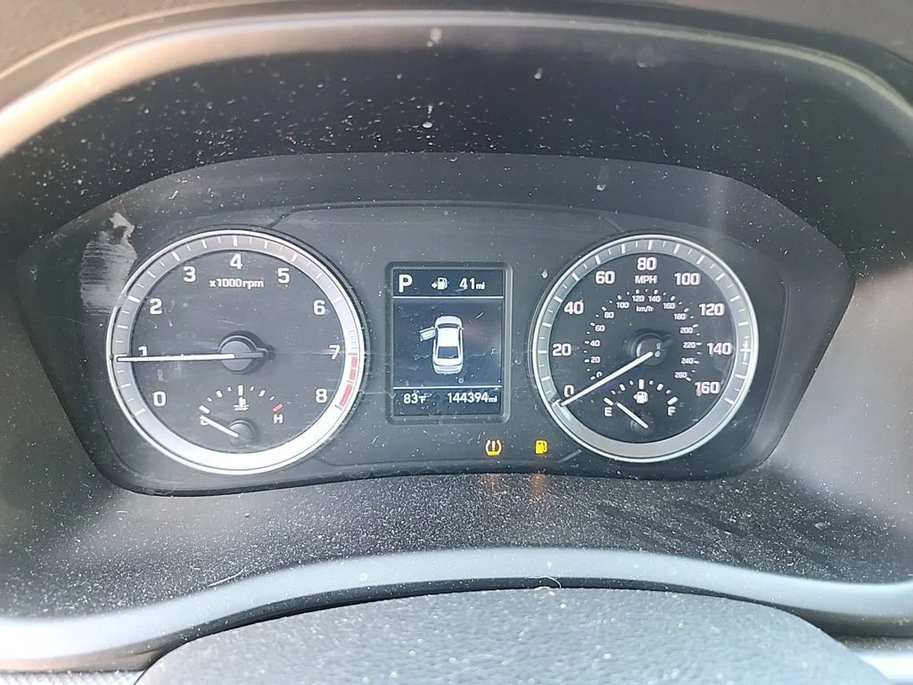 Used 2019 Silver Hyundai SE image 20