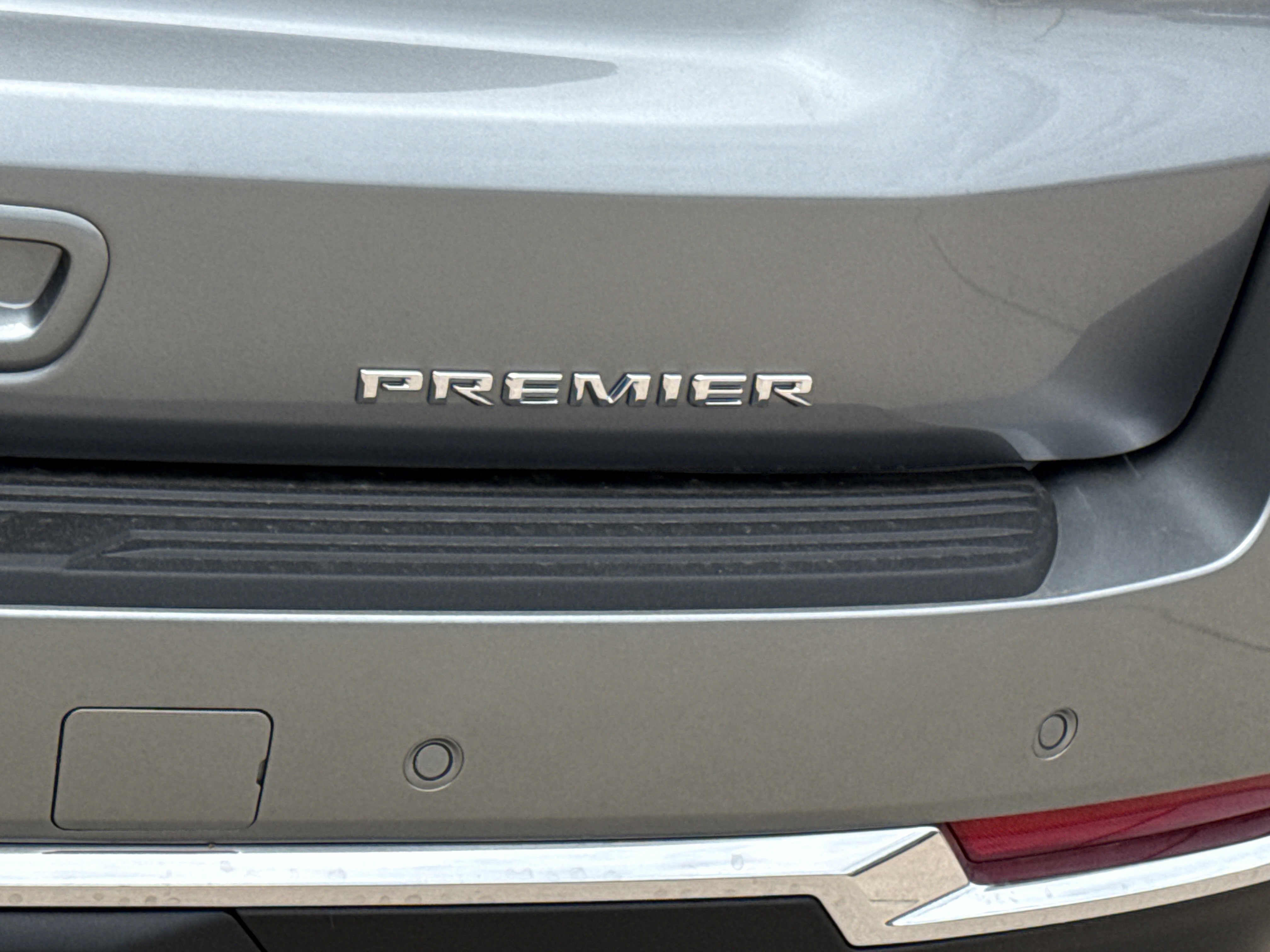 2026 Chevrolet Suburban Premier - Photo 13
