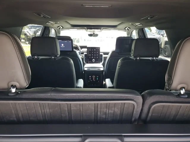 Used 2025 Onyx Black GMC AT4 Ultimate image 32