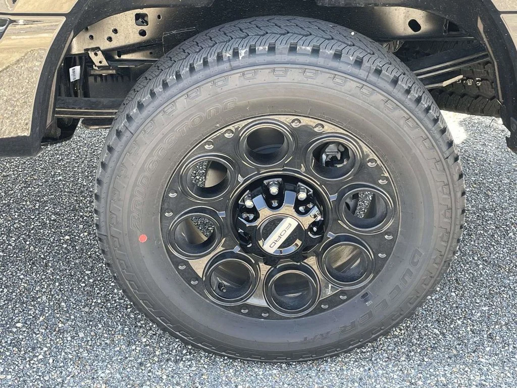 New 2026 Agate Black Metallic Ford XLT image 9