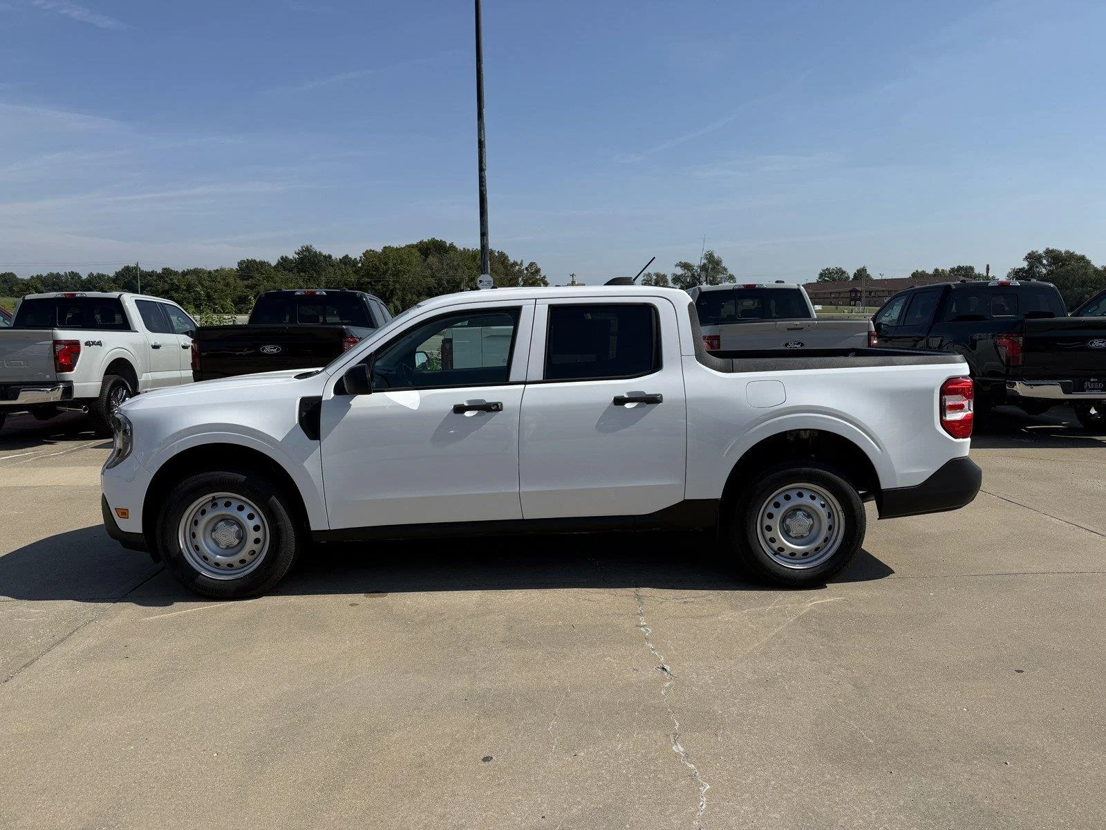 New 2026 Oxford White Ford XL image 5