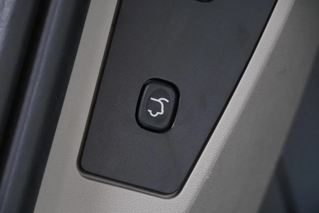 Used 2016 Blue Chrysler Touring image 38