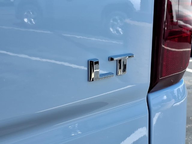 New 2026 Summit White Chevrolet LT (2FL) image 19
