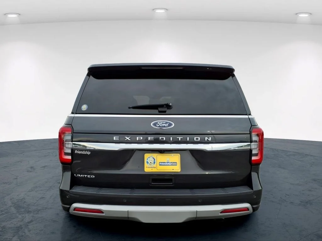 Used 2024 Gray Ford Limited image 10