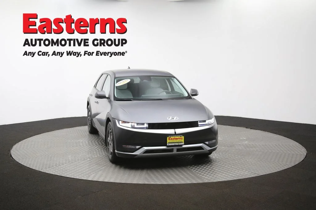 Used 2023 Gray Hyundai SEL image 49