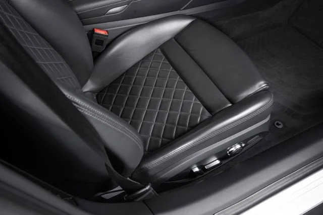 Used 2023 Ibis White/Black Roof Audi V10 performance image 46