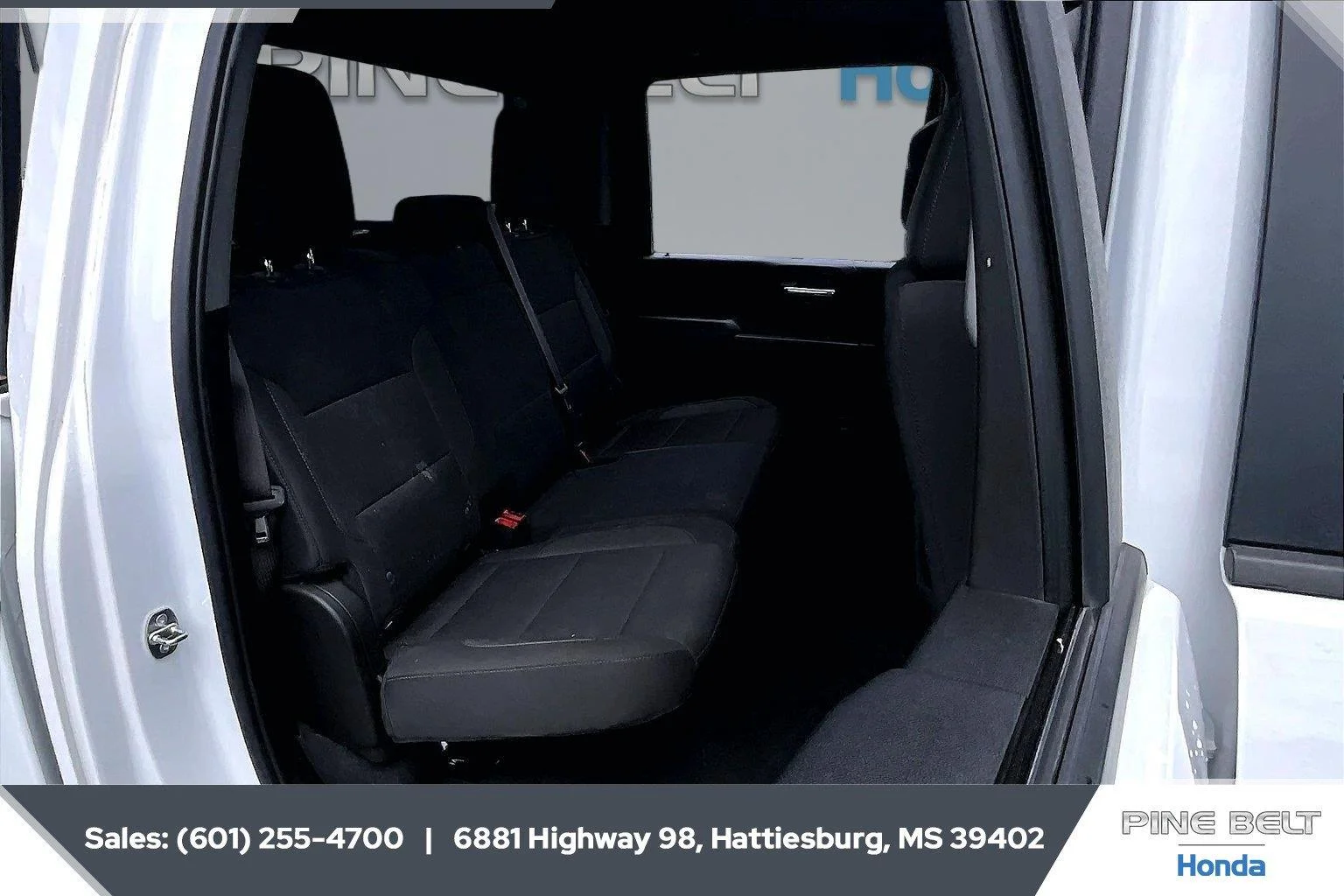 Used 2024 Summit White Chevrolet Custom image 19