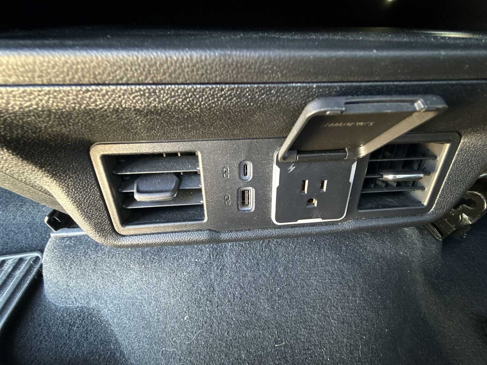 2024 Chevrolet Silverado 1500 LT - Photo 20