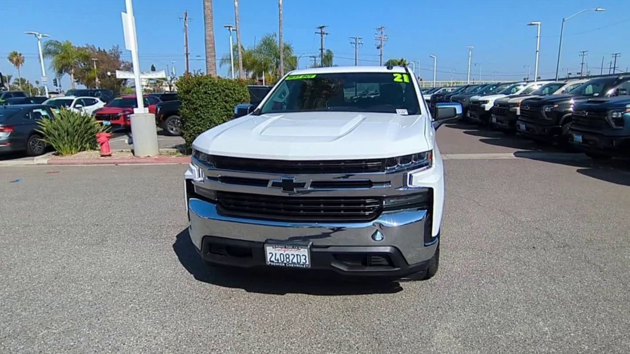Used 2021 SUMMIT WHITE Chevrolet LT image 3