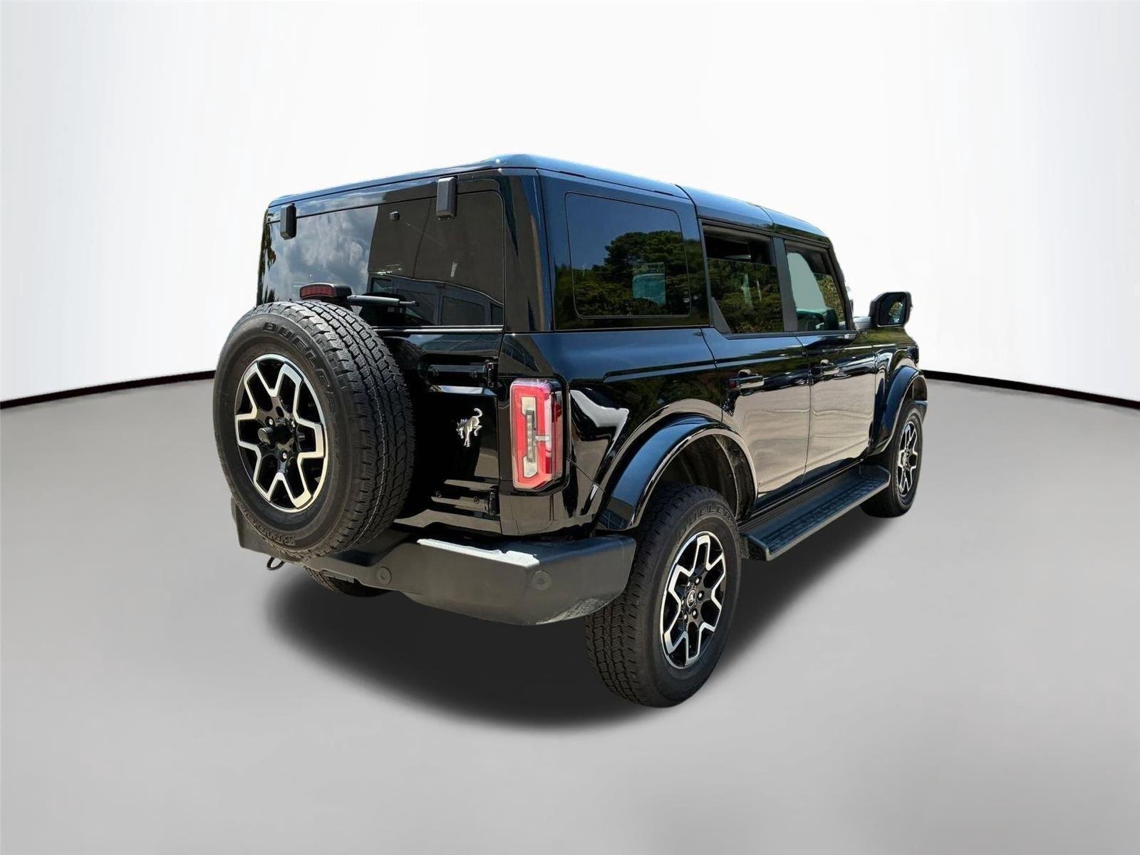 Used 2025 Shadow Black Ford Outer Banks image 18