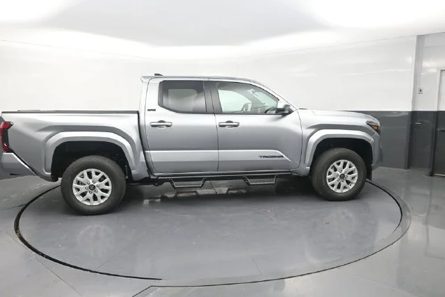 Used 2026 Silver Toyota SR5 image 9