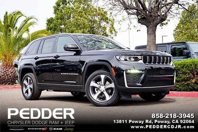 New 2026 Diamond Black Crystal Pearlcoat Jeep Limited image 1