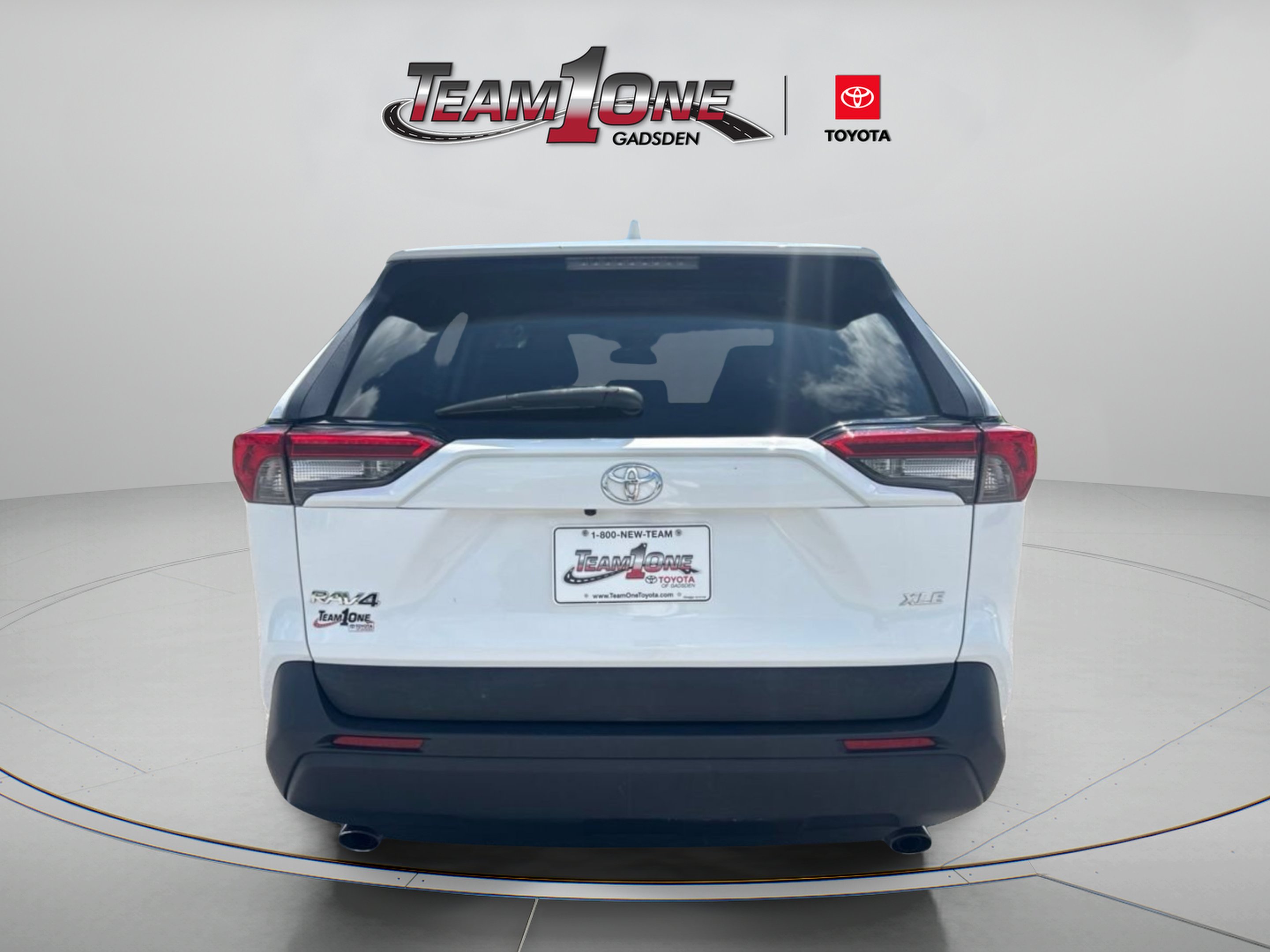 Used 2020 Super White Toyota XLE image 5