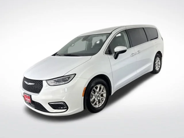 Used 2023 White Chrysler Touring L image 5