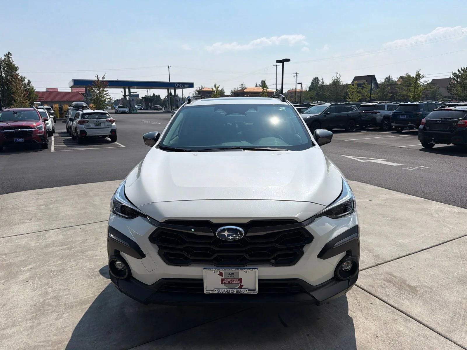 Used 2025 Crystal White Pearl Subaru Limited image 4