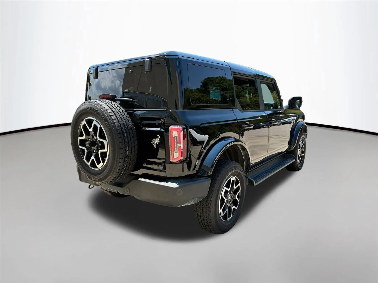 Used 2025 Shadow Black Ford Outer Banks image 18