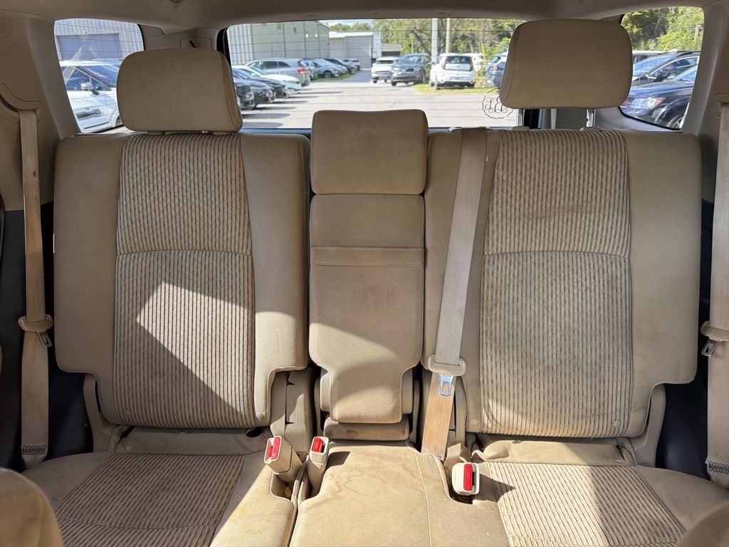 Used 2016 White Toyota SR5 image 18