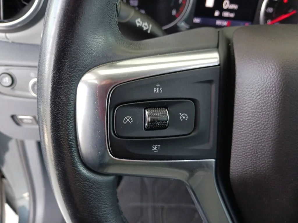 Used 2019 GRAPHITE METALLIC Chevrolet  image 31